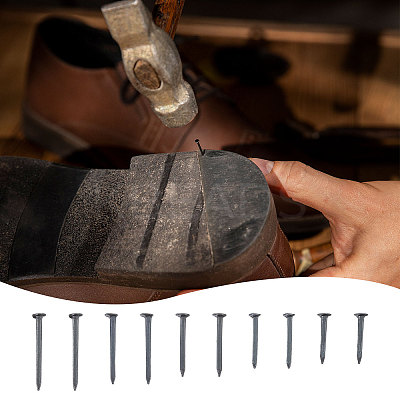 1Set Iron Pyramid Spikes FIND-CA0009-61-1