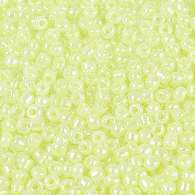 8/0 Glass Seed Beads SEED-US0003-3mm-152-1