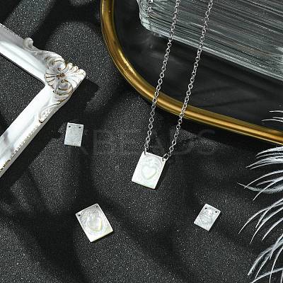 4Pcs 2 Styles Natural White Shell Mother of Pearl Shell Pendants SHEL-CJ0001-37-1