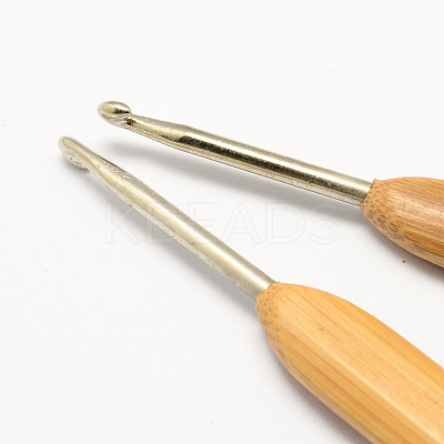 12 Sizes Bamboo Handle Iron Crochet Hooks Needles TOOL-R034-M-1